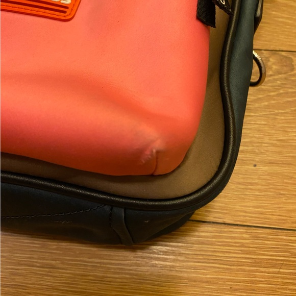 Amazing *rare* Marc Jacobs Sport Crossbody Bag - Picture 9 of 16